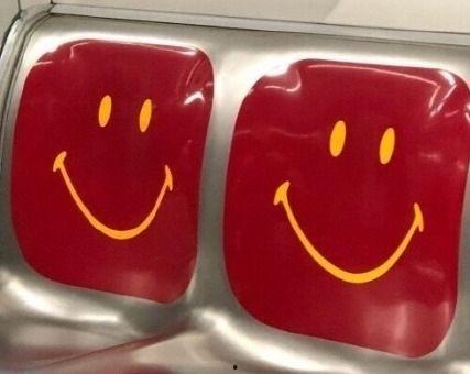 吃瓜吃吐文案搞笑,吃瓜吃吐，笑料横生！