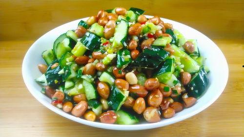 废弃酒店吃瓜吃花生,一场独特的吃瓜观景之旅